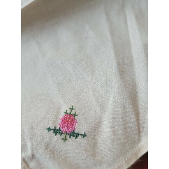 Cloth napkins set of 8 Cream Linen Hand Embroidered Flower On Corner 15" Square - Picture 3 of 3